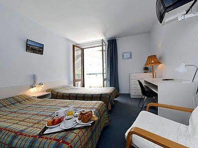Les Chemins Francis - Modern Hotel Bagnols-les-Bains Εξωτερικό φωτογραφία