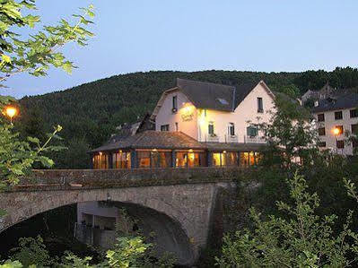 Les Chemins Francis - Modern Hotel Bagnols-les-Bains Εξωτερικό φωτογραφία